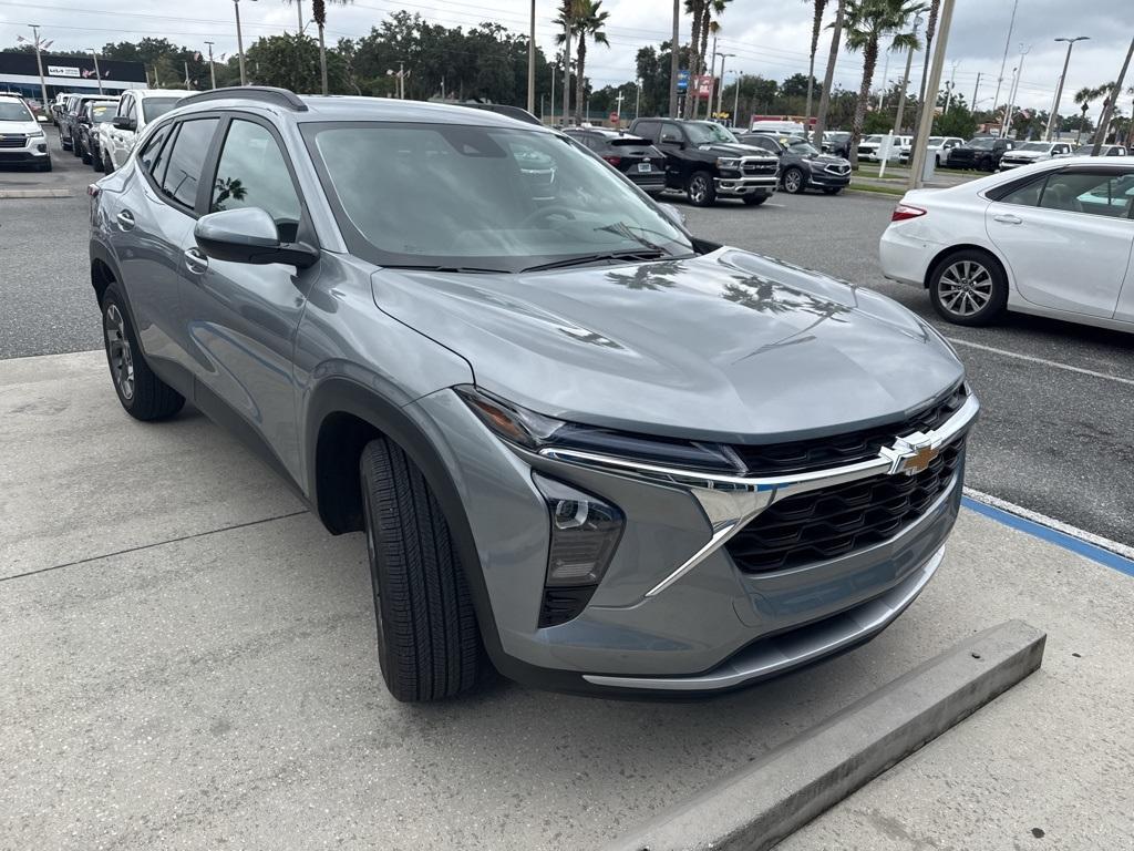 used 2025 Chevrolet Trax car, priced at $20,989