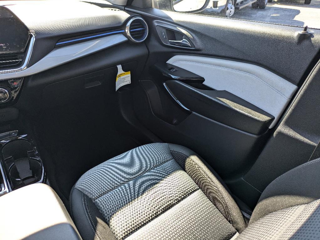 new 2025 Chevrolet Trax car, priced at $25,380