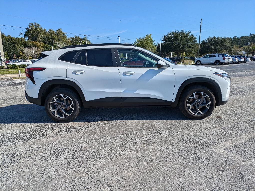 new 2025 Chevrolet Trax car, priced at $25,380