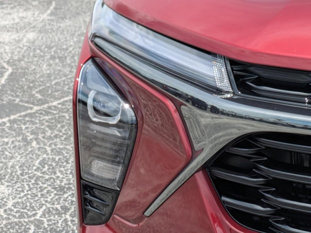 new 2025 Chevrolet Trax car, priced at $26,085