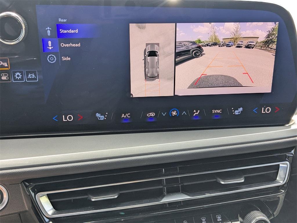 used 2024 Chevrolet Traverse car, priced at $39,652