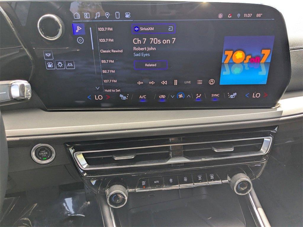 used 2024 Chevrolet Traverse car, priced at $39,977
