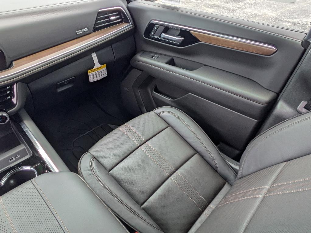 new 2025 Chevrolet Tahoe car, priced at $78,070