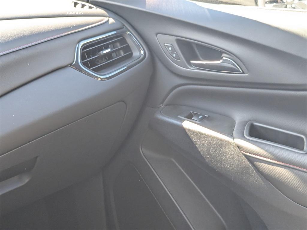 used 2024 Chevrolet Equinox car, priced at $25,389