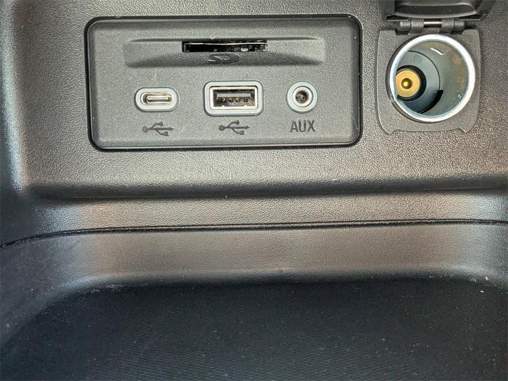 used 2024 Chevrolet Equinox car, priced at $25,389