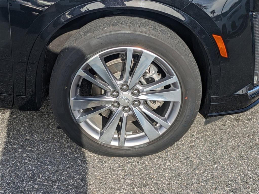 used 2023 Cadillac XT6 car, priced at $32,189