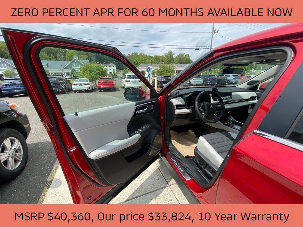 new 2025 Mitsubishi Outlander car, priced at $33,824