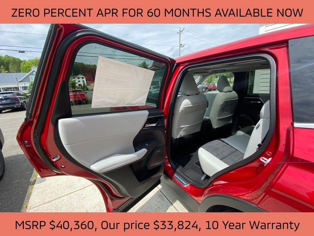 new 2025 Mitsubishi Outlander car, priced at $33,824