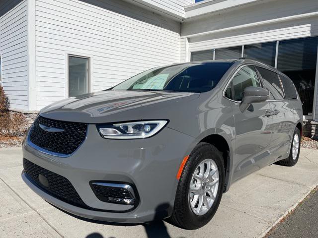 used 2022 Chrysler Pacifica car, priced at $17,787