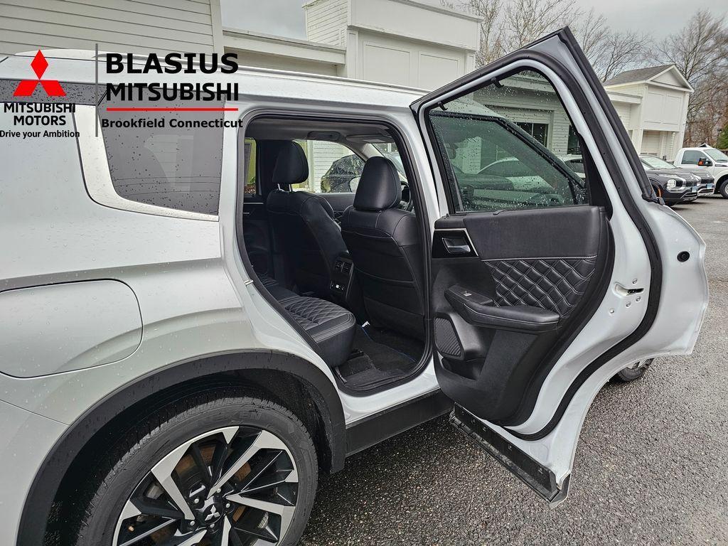 used 2024 Mitsubishi Outlander PHEV car, priced at $27,989