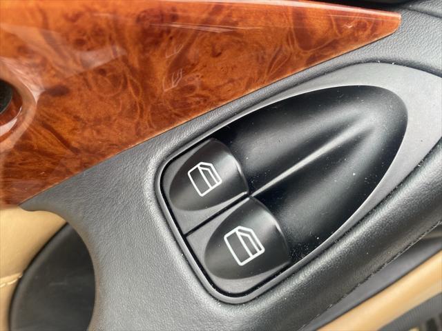 used 2009 Mercedes-Benz SL-Class car, priced at $19,989