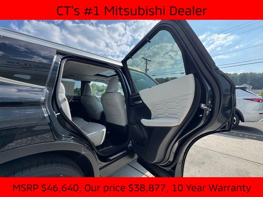 new 2025 Mitsubishi Outlander car, priced at $38,877