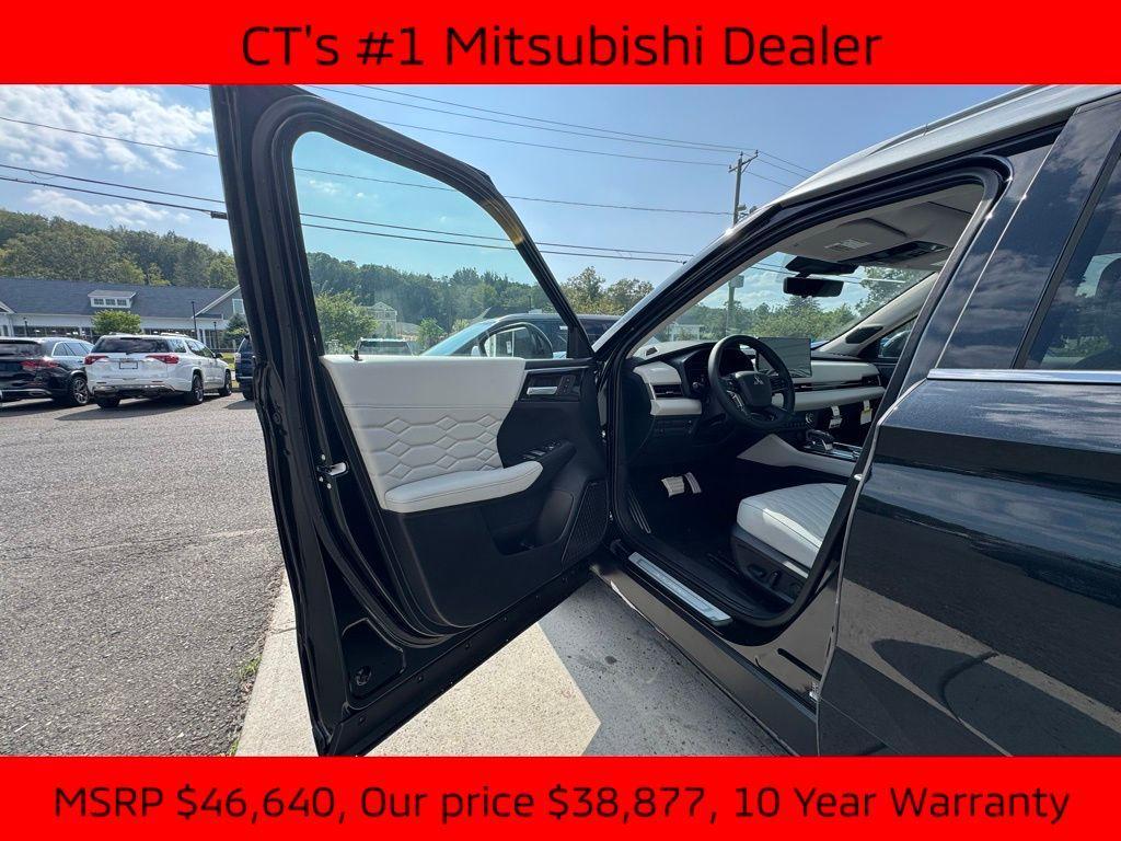 new 2025 Mitsubishi Outlander car, priced at $38,877