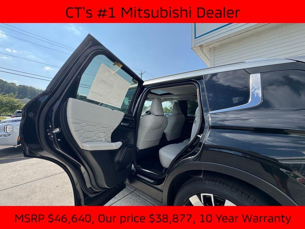 new 2025 Mitsubishi Outlander car, priced at $38,877