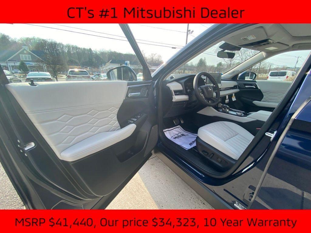 new 2025 Mitsubishi Outlander car, priced at $34,323