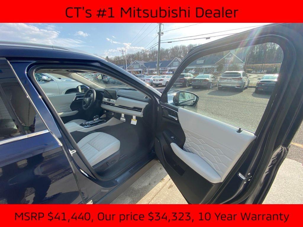 new 2025 Mitsubishi Outlander car, priced at $34,323