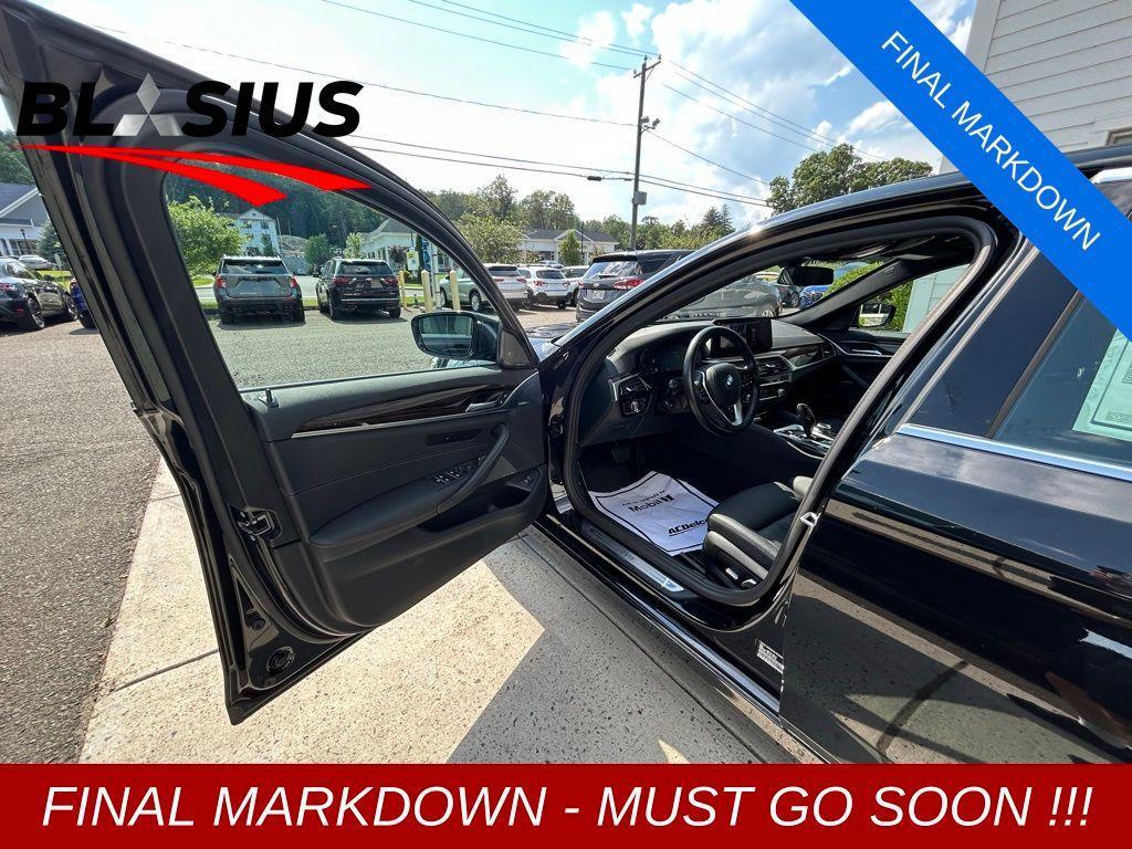 used 2022 BMW 540 car, priced at $37,222