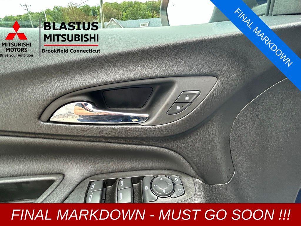 used 2022 Chevrolet Equinox car, priced at $18,499