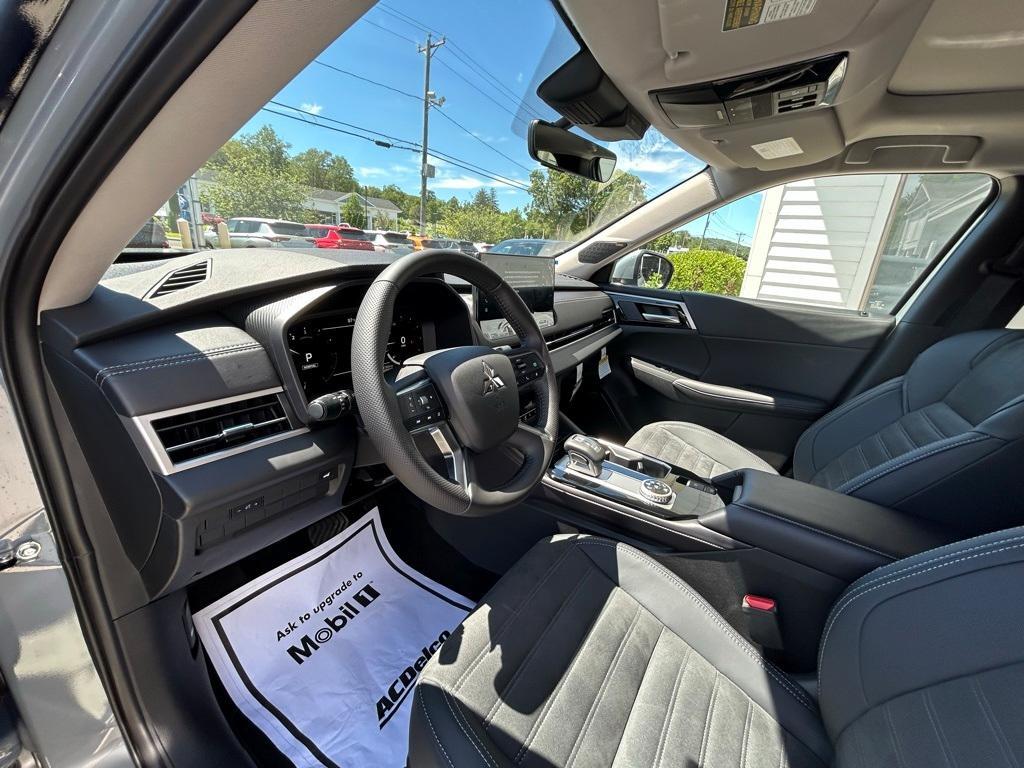 new 2025 Mitsubishi Outlander car, priced at $34,244