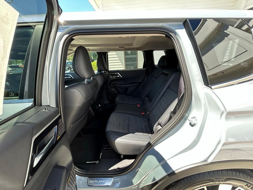 new 2025 Mitsubishi Outlander car, priced at $34,244