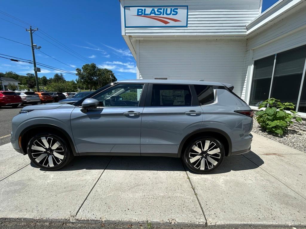 new 2025 Mitsubishi Outlander car, priced at $34,244