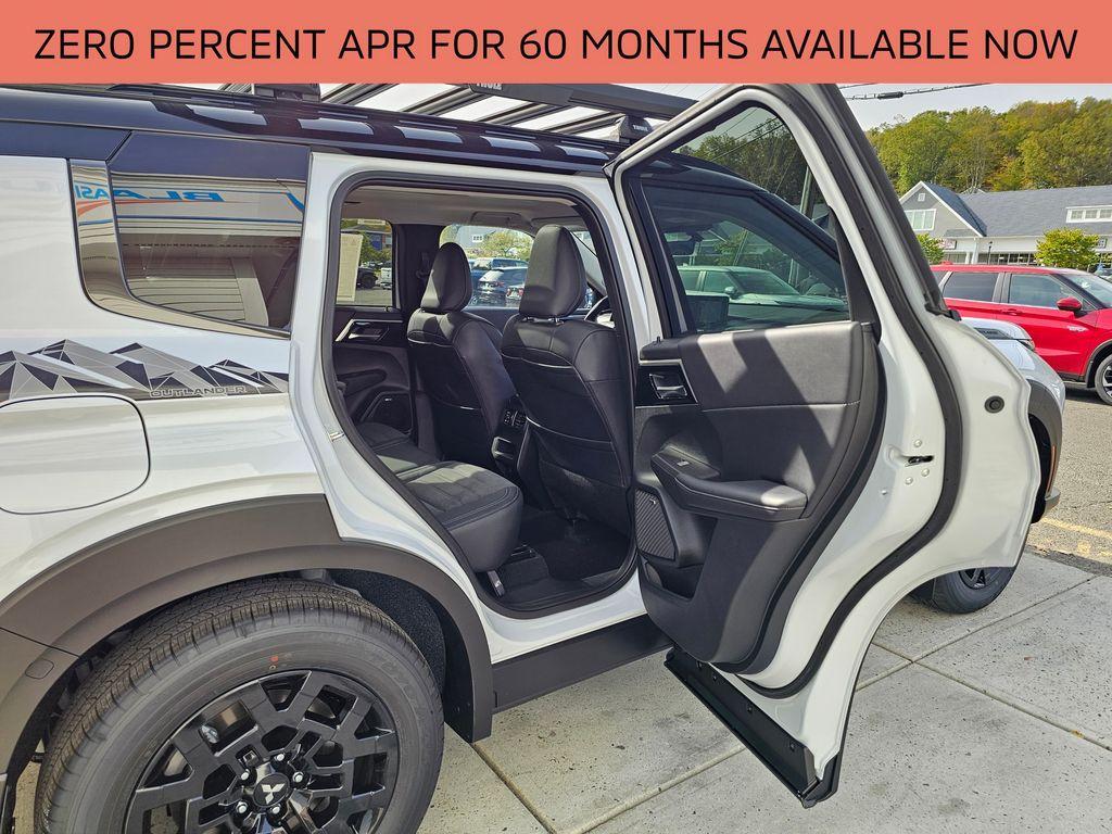 new 2025 Mitsubishi Outlander car