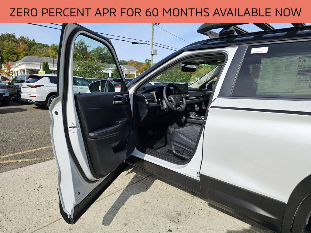 new 2025 Mitsubishi Outlander car