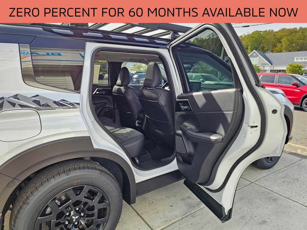 new 2025 Mitsubishi Outlander car