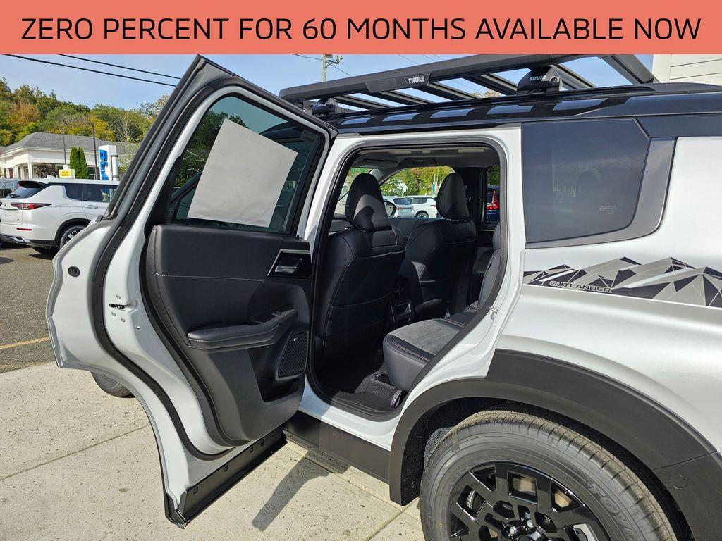 new 2025 Mitsubishi Outlander car