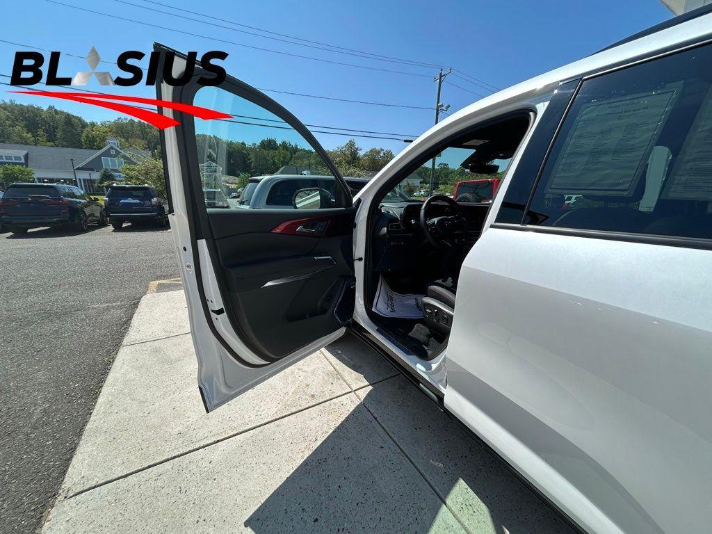 used 2024 Chevrolet Traverse car, priced at $51,700
