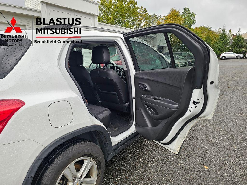 used 2022 Chevrolet Trax car, priced at $15,995