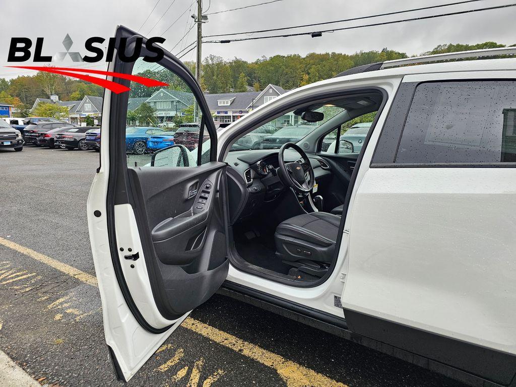 used 2022 Chevrolet Trax car, priced at $15,995