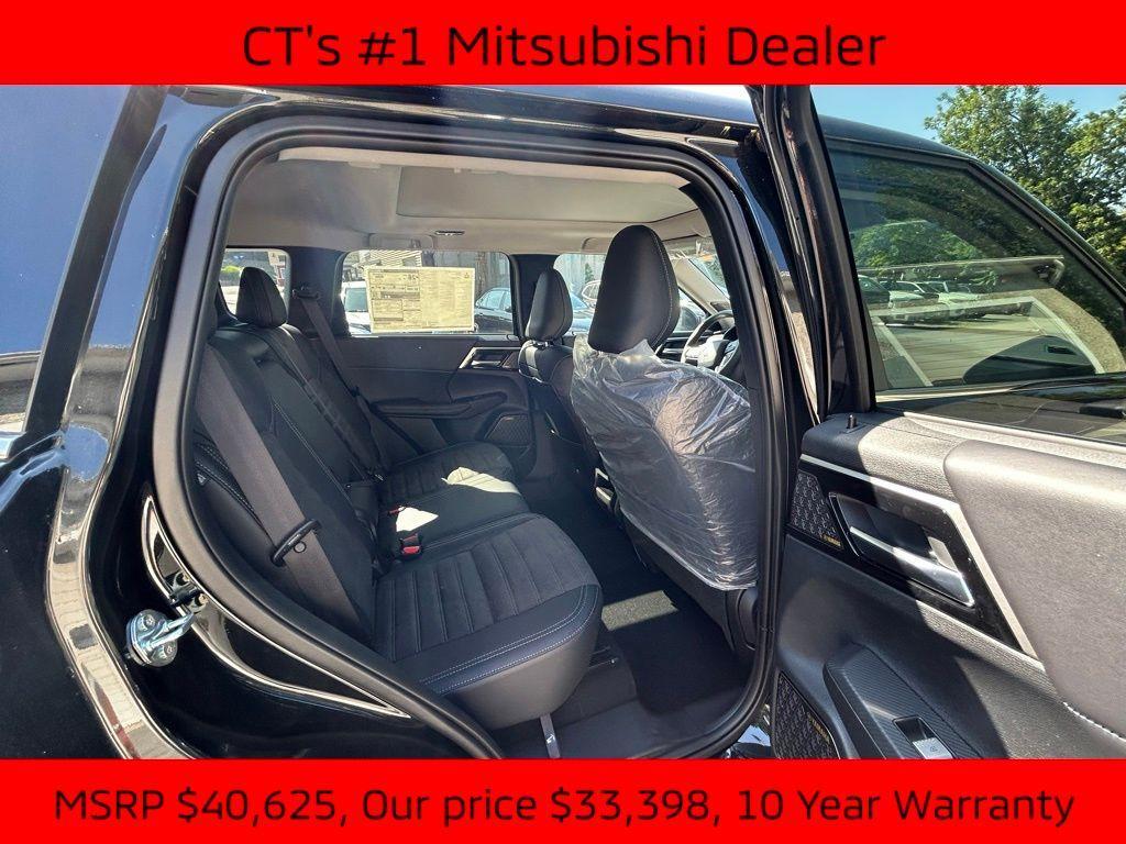 new 2025 Mitsubishi Outlander car, priced at $33,398