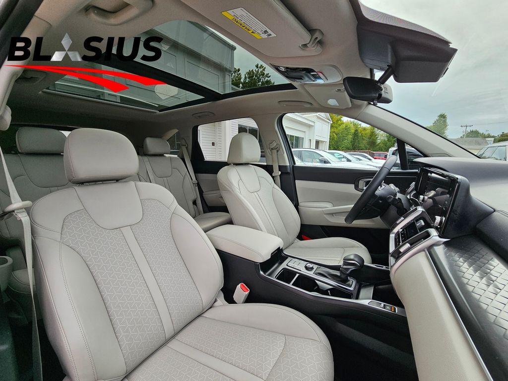 used 2023 Kia Sorento car, priced at $23,664