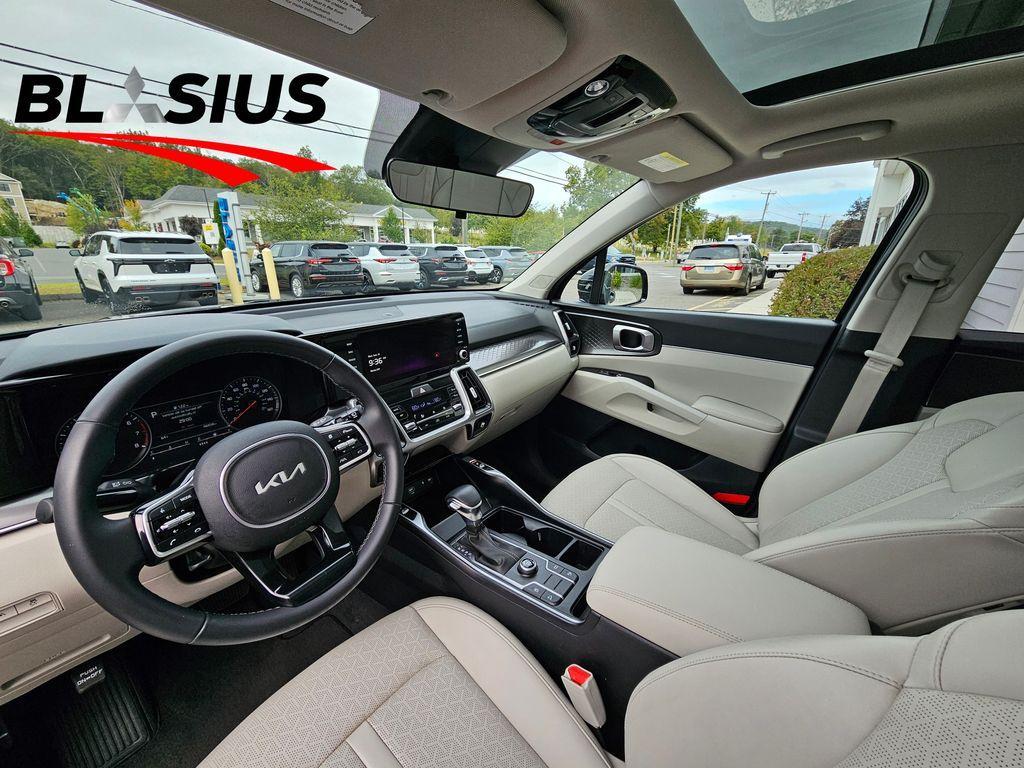 used 2023 Kia Sorento car, priced at $23,664