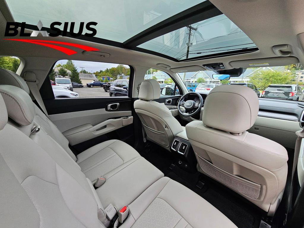 used 2023 Kia Sorento car, priced at $23,664