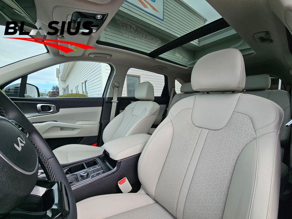 used 2023 Kia Sorento car, priced at $23,664