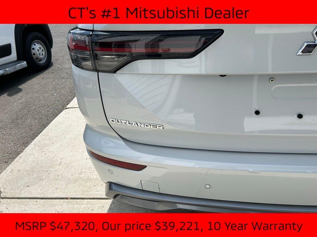 new 2025 Mitsubishi Outlander car, priced at $39,221
