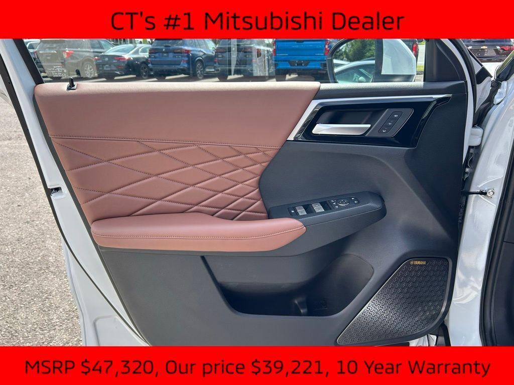 new 2025 Mitsubishi Outlander car, priced at $39,221