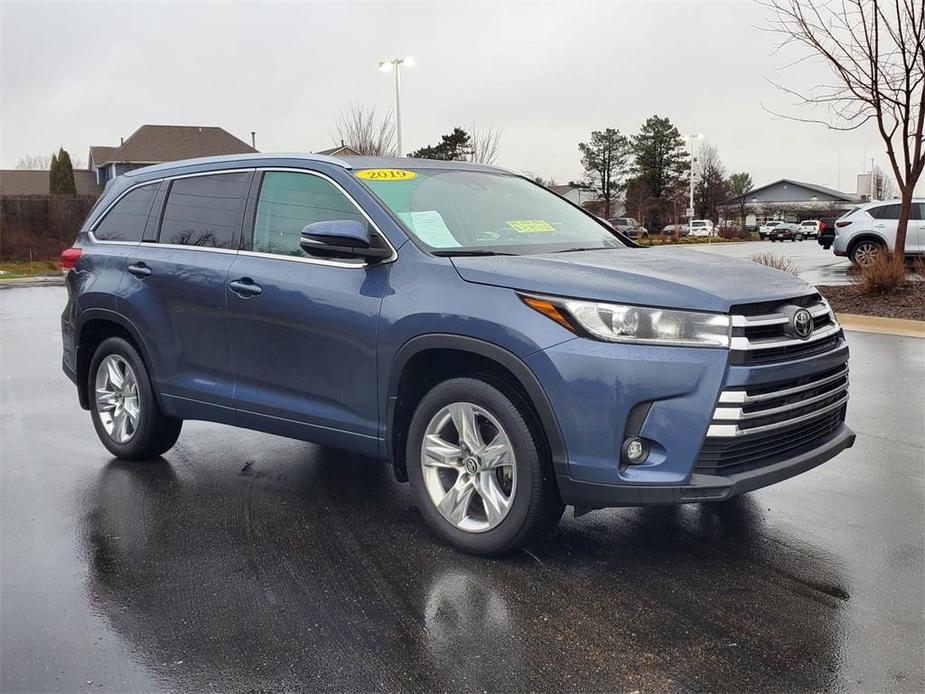 used 2019 Toyota Highlander car, priced at $33,900