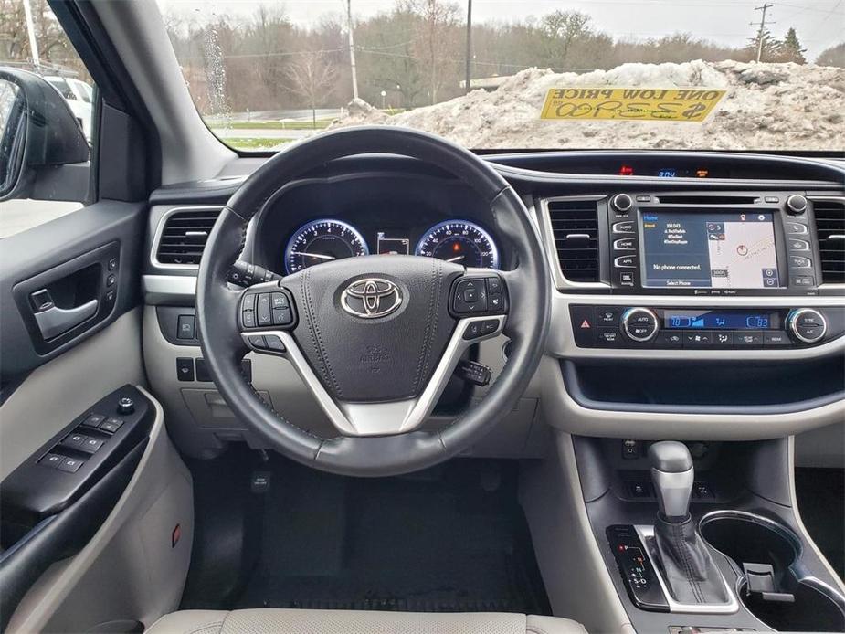 used 2019 Toyota Highlander car, priced at $33,900