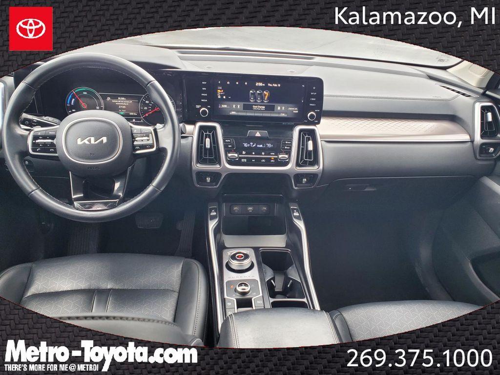 used 2022 Kia Sorento Hybrid car, priced at $26,600