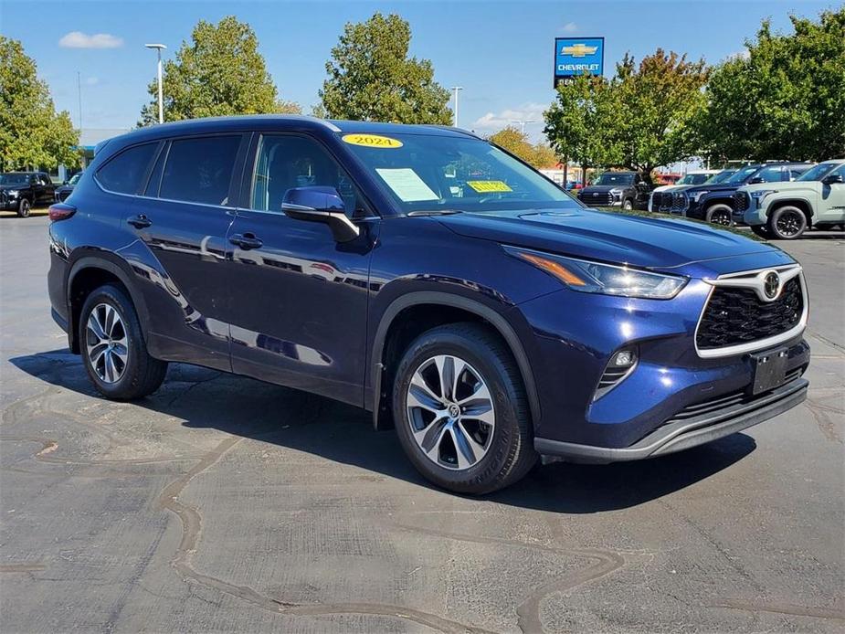 used 2024 Toyota Highlander car, priced at $42,000