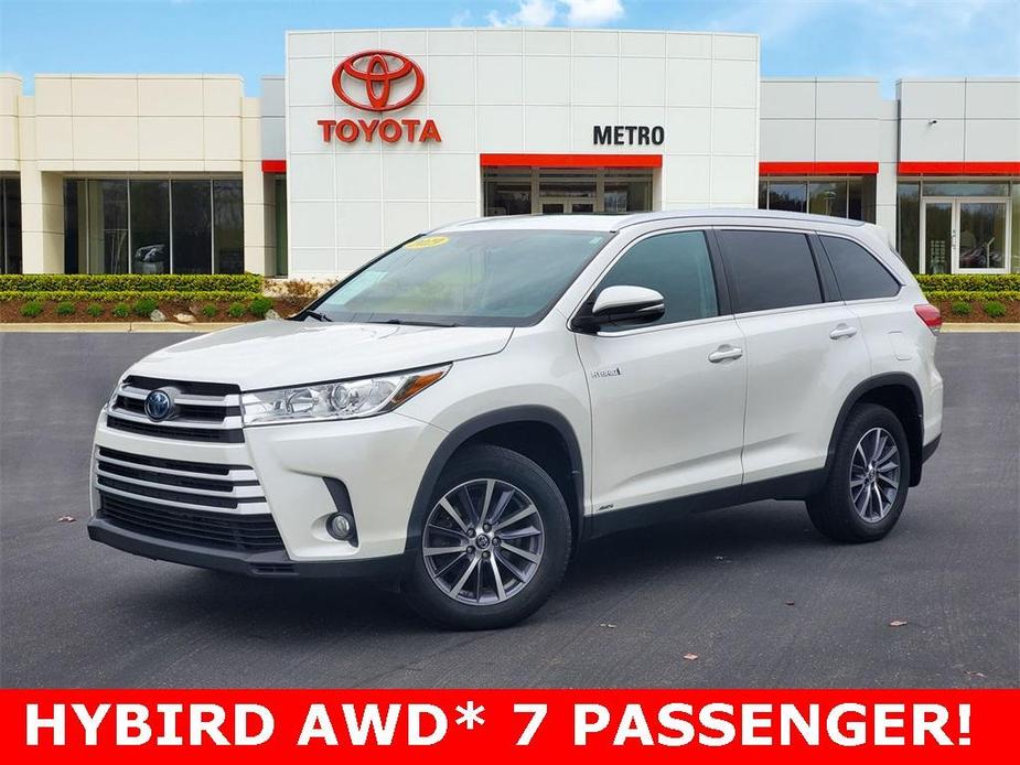 used 2019 Toyota Highlander Hybrid car, priced at $20,900