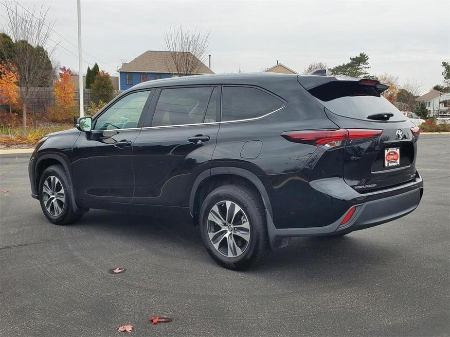 used 2024 Toyota Highlander car, priced at $45,500