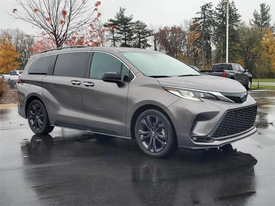 used 2022 Toyota Sienna car, priced at $44,900