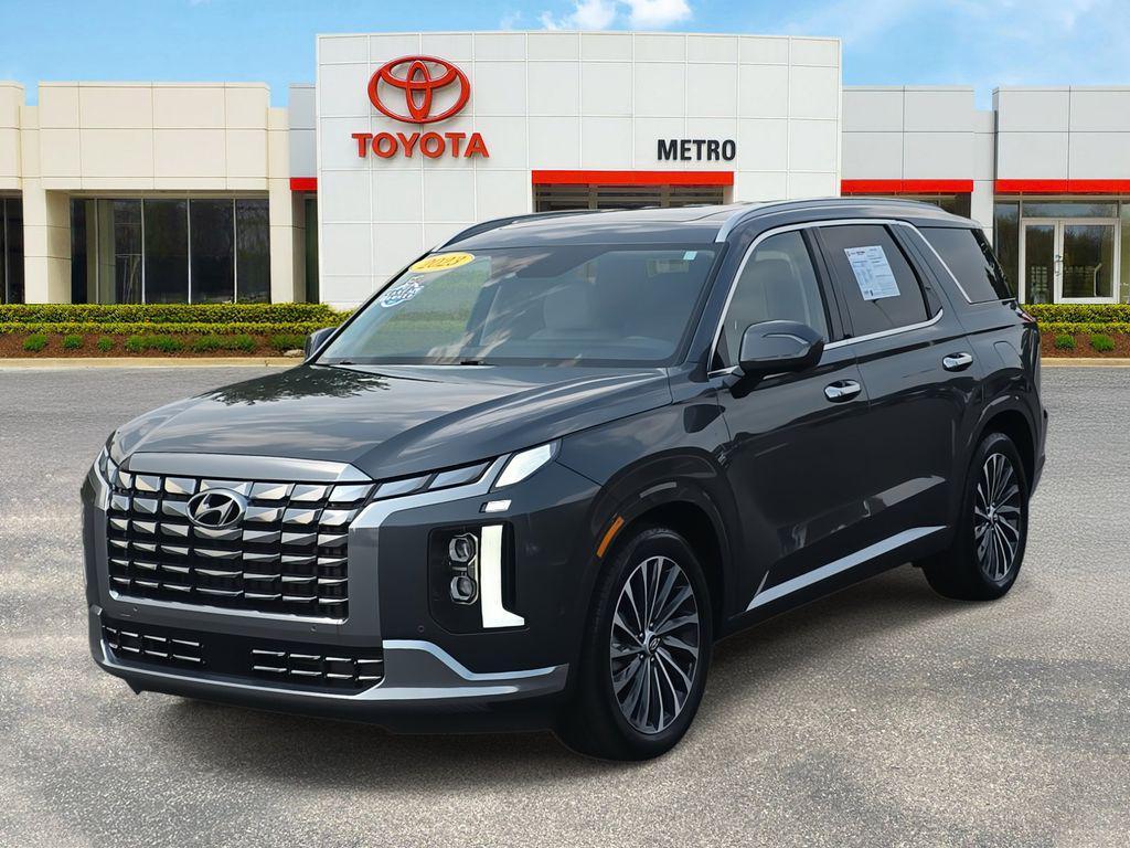 used 2023 Hyundai Palisade car, priced at $38,900