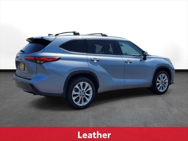used 2022 Toyota Highlander car, priced at $40,650
