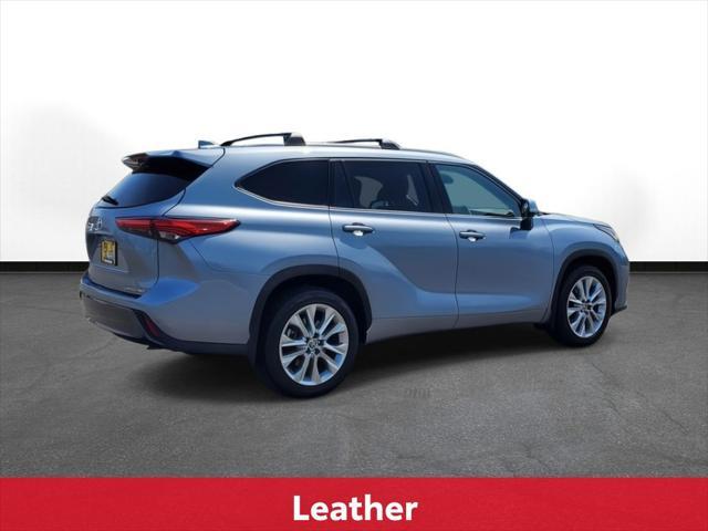used 2022 Toyota Highlander car, priced at $40,500