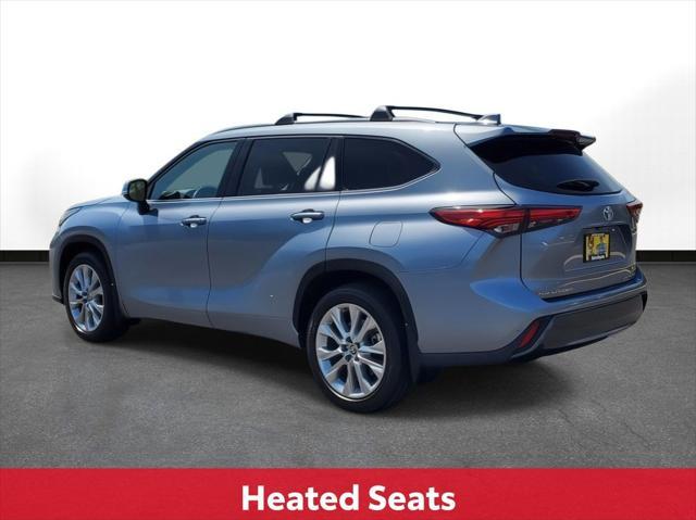 used 2022 Toyota Highlander car, priced at $40,650